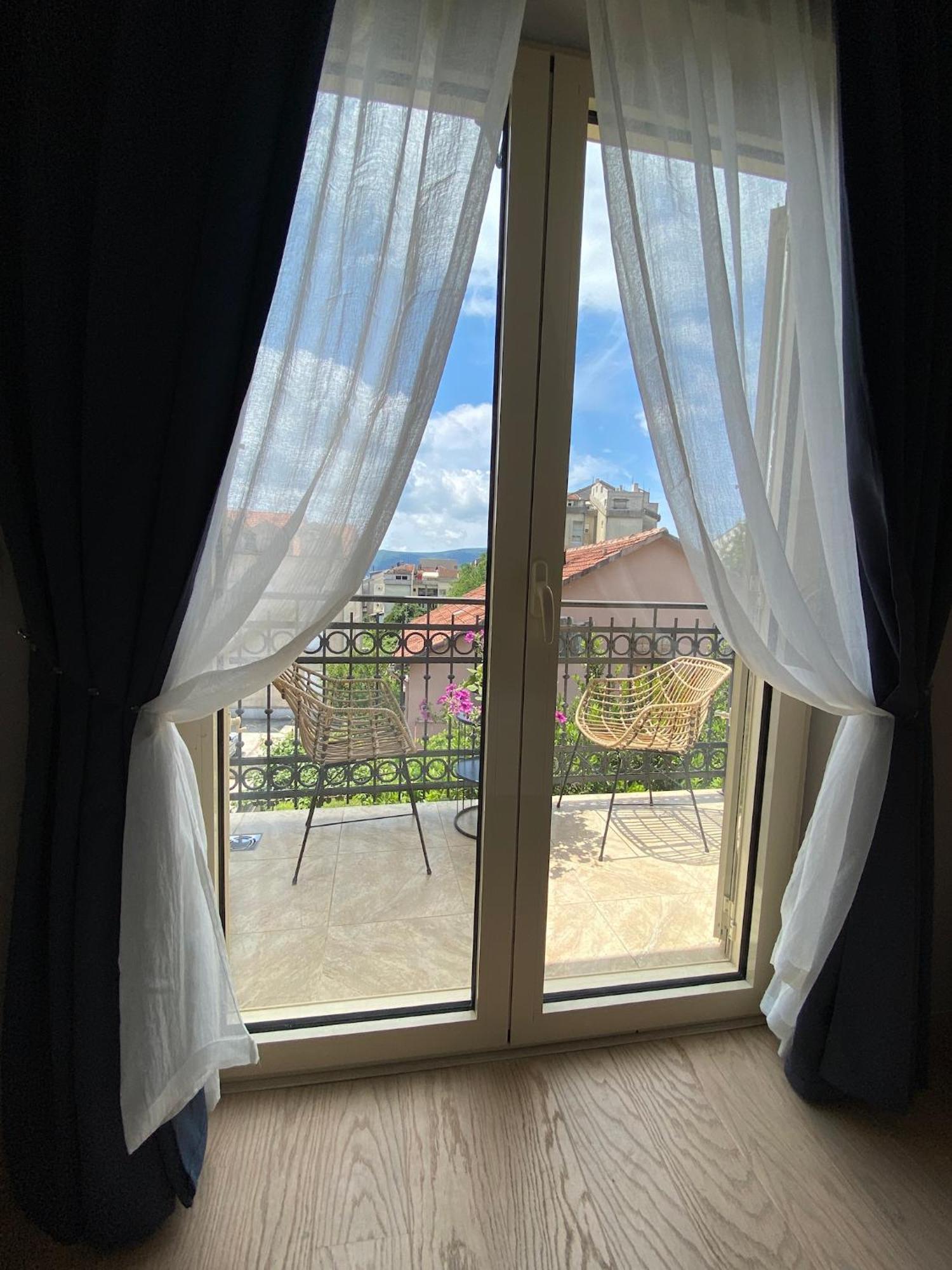 Apartman Tara Тиват Екстериор снимка