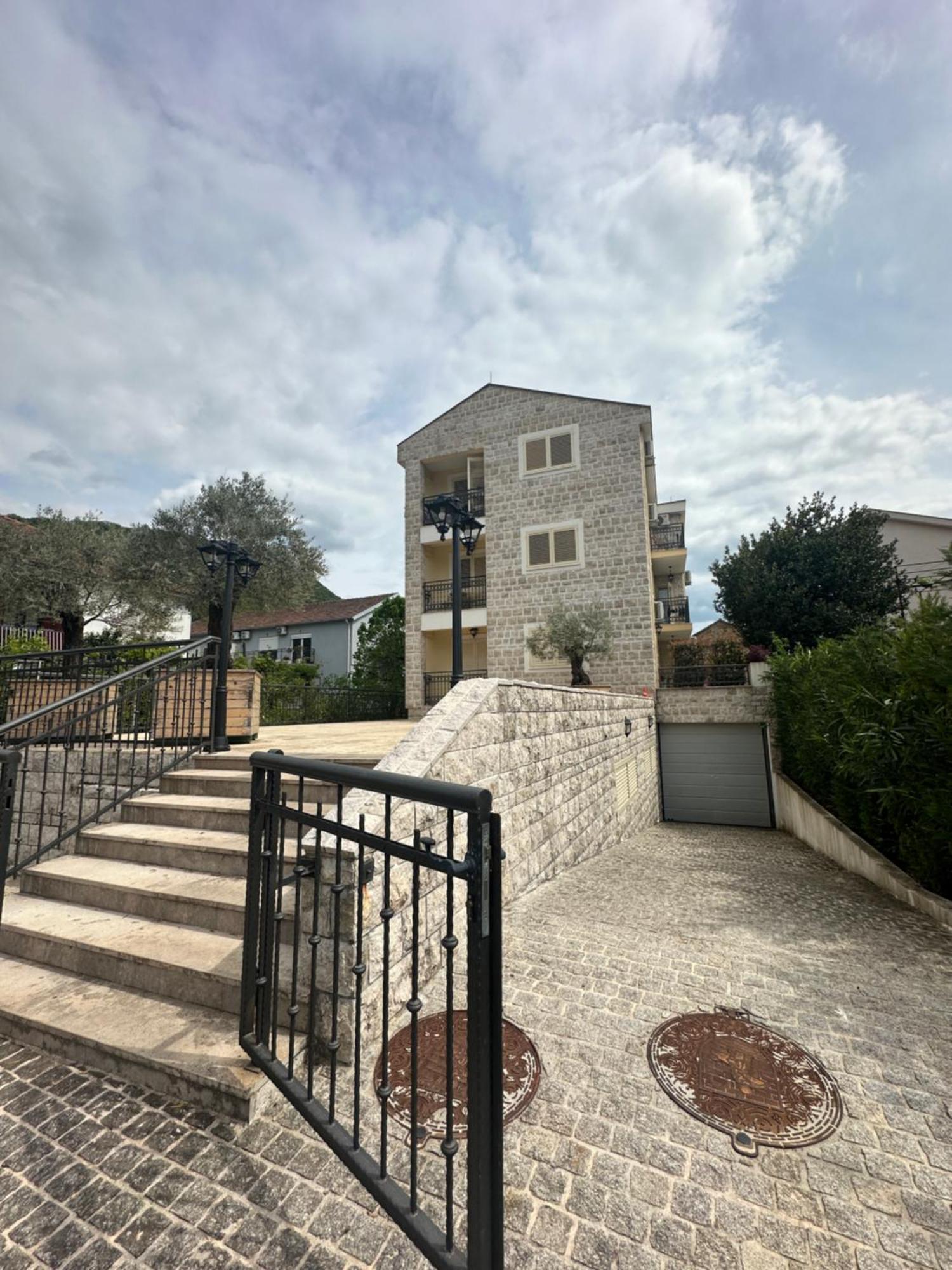 Apartman Tara Тиват Екстериор снимка